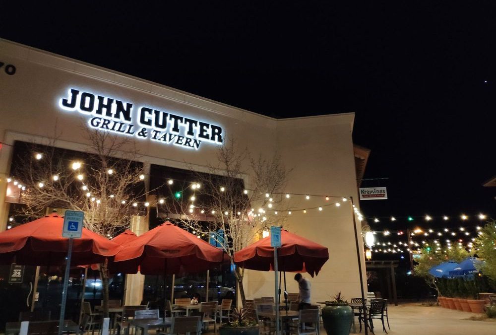 John Cutter: Your Neighborhood Oasis for Delicious Food and Drinks